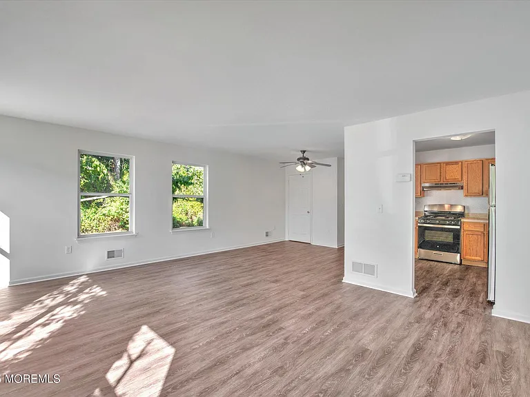 18 Esplanade Way — Photo 8