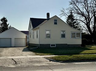 1235 6th St, Jesup, IA 50648