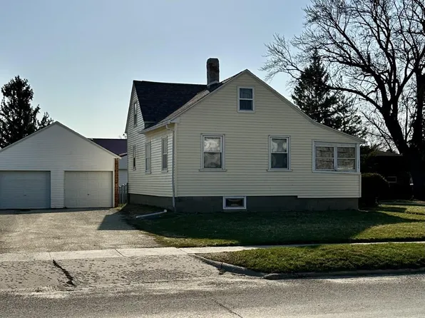 1235 6th St, Jesup, IA 50648