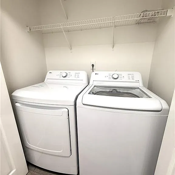 2150 Lexington Ln — Photo 8