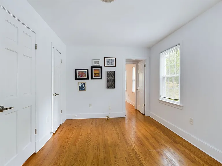 10211 Windbluff Dr — Photo 33