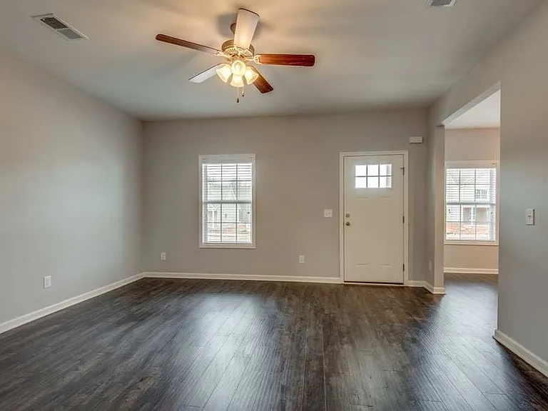 7403 Marisa Way — Photo 4