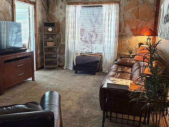 2nd image of 32 Rock House Rd