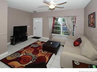 16747 Hemingway Dr, Weston, FL 33326