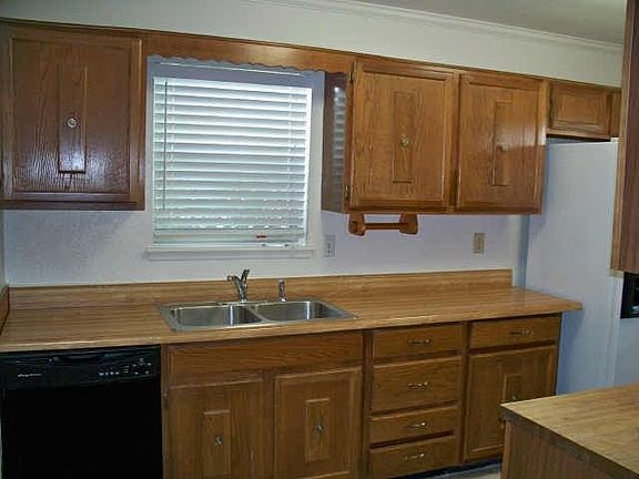 4th image of 3801 McKinley Dr
