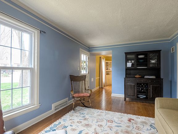 5th image of 5709 Birch St