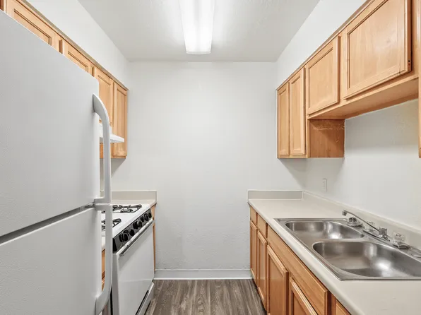 Bella Vista Apartments