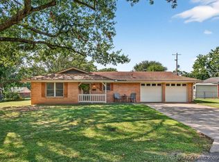 1801 Arbor Dr, Bartlesville, OK 74006