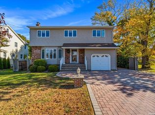 52 Frankel Rd, Massapequa, NY 11758