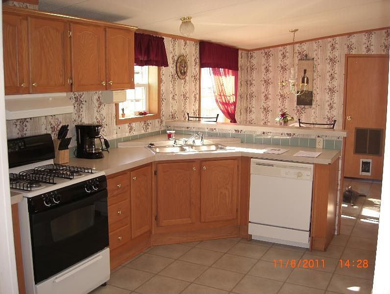 2nd image of 100 Hays Ln