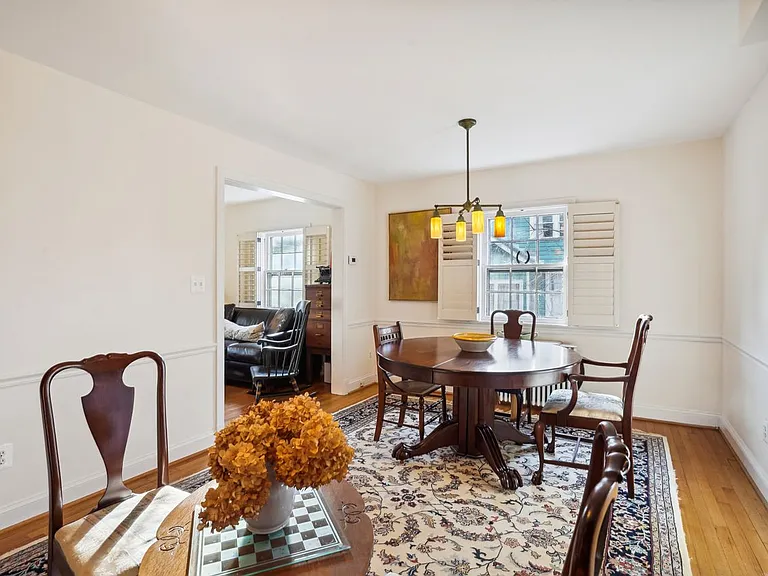 216 E Nelson Ave — Photo 11
