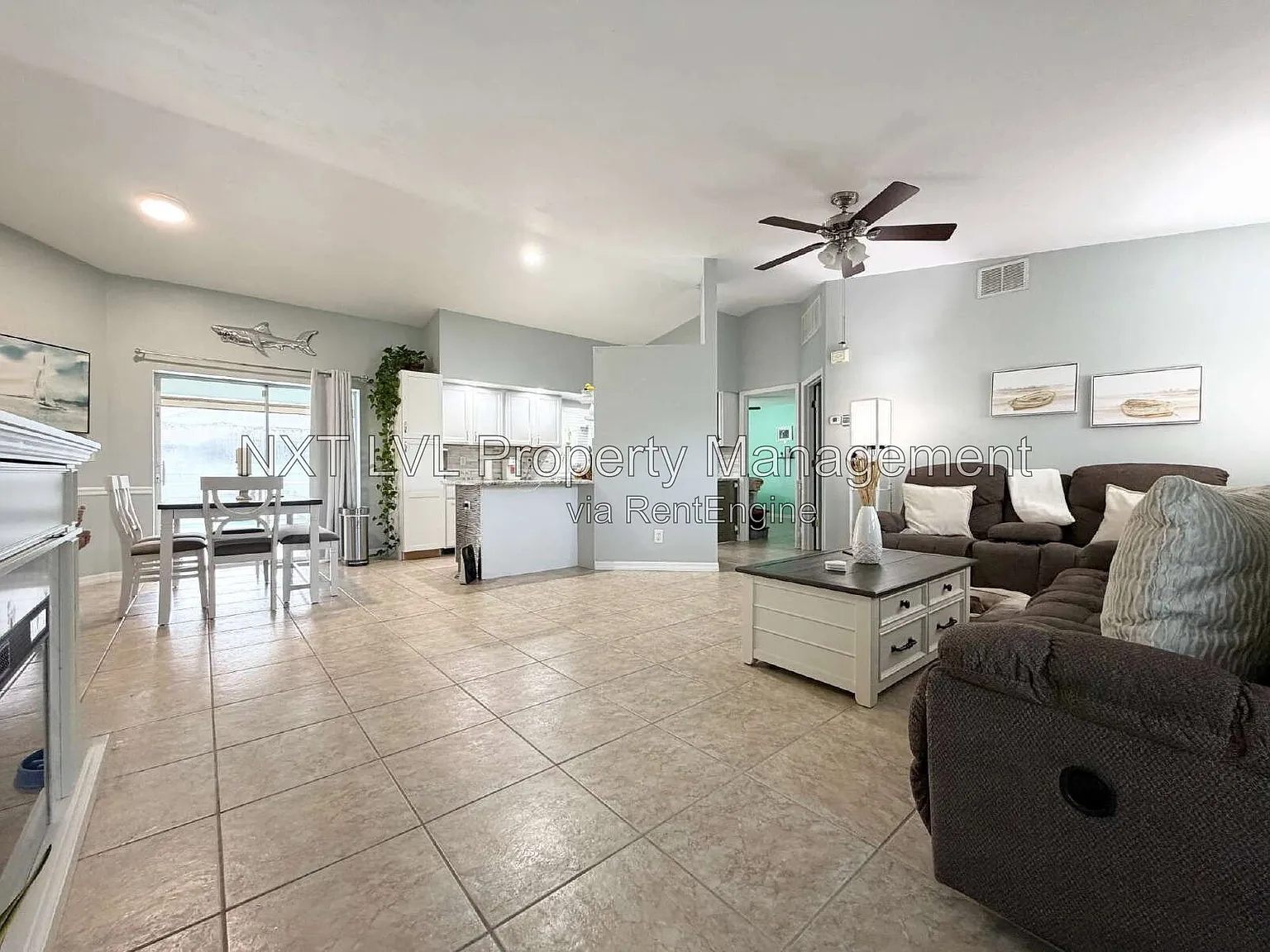 3 bed, 2.0 bath, 1394 sqft, $2,495 — Photo 2
