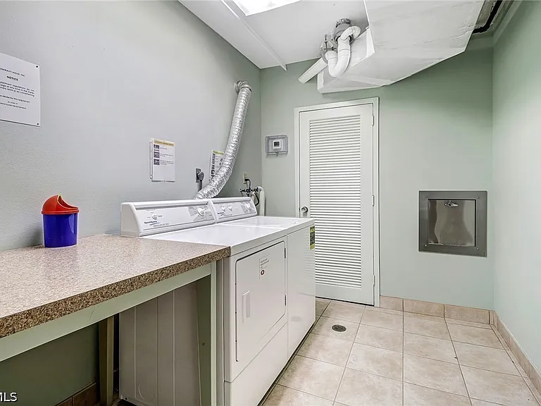 140 Seaview Ct #1504 — Photo 22
