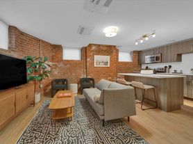 304 Erskine St