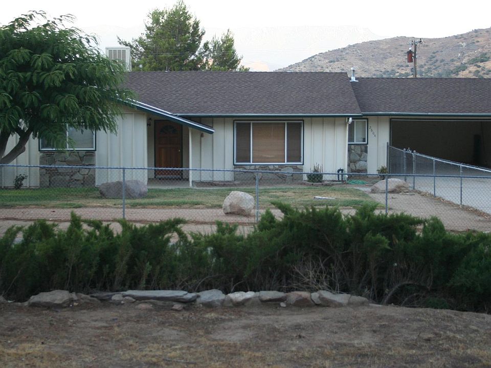 Quiet Squirrel Valley neighborhood
