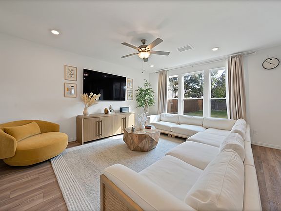 5th image of 762 Creekwater Ln