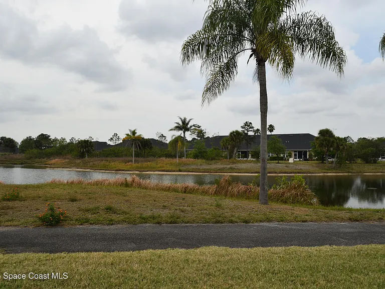 620 Remington Green Dr SE #103 — Photo 27