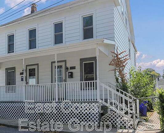3rd image of 486 McDowell Ave Unit 486