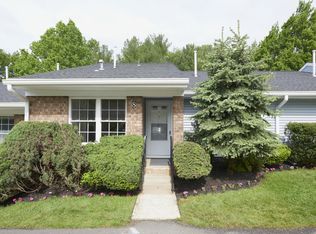 8 Boxwood Ter, Red Bank, NJ 07701