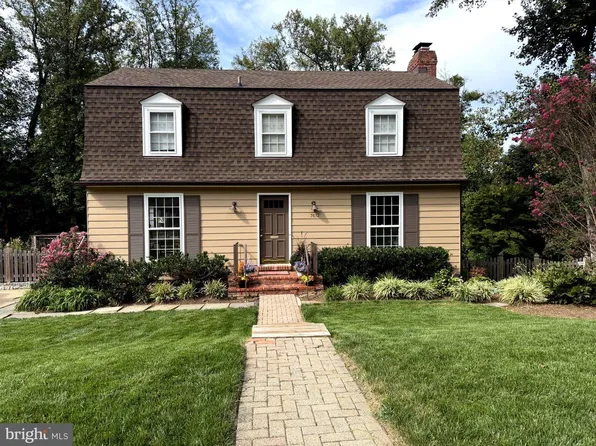 7612 Winterberry Pl, Bethesda, MD 20817