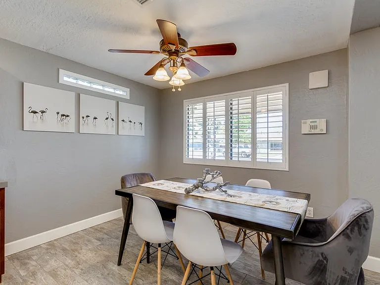 318 E Butler Dr — Photo 17