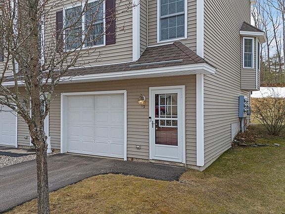 3rd image of 10 Split Rock Drive