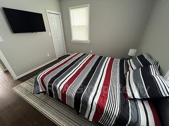 5th image of 5307 Waverly Ave