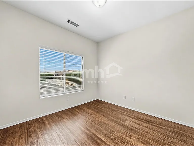 5308 S 53rd Ln — Photo 17
