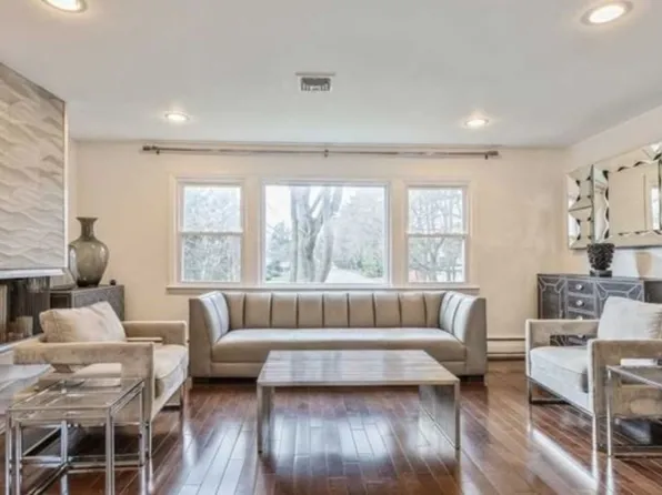 44 Roberts Ct, Tenafly, NJ 07670