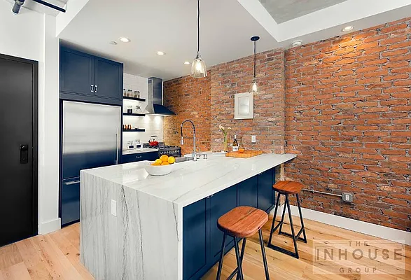 Sold by The In House Group | media 2