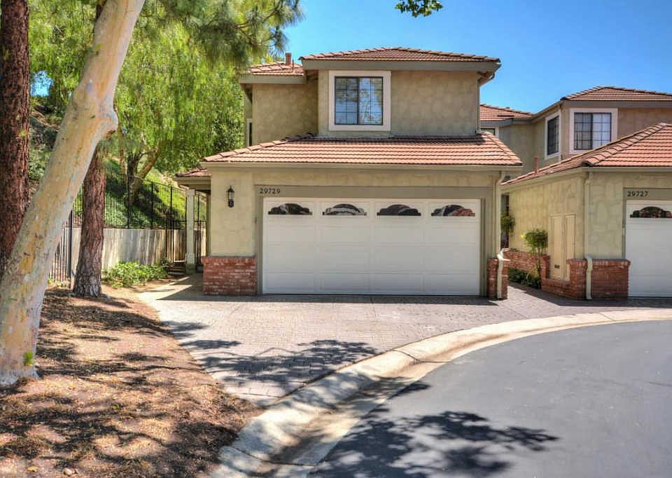 1st image of 29729 Strawberry Hill Dr