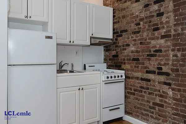 Rented by LC Lemle Real Estate Group | media 22