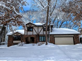 5893 Royal Oaks Dr, Shoreview, MN 55126