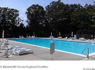 98 Pin Oak Ln, Little Egg Harbor, NJ 08087
