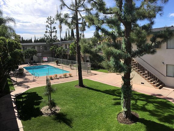 THE MAGNIFICENT BUILDING