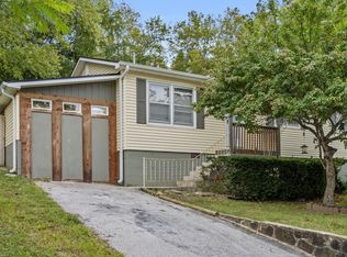 904 S 5th St, Ozark, MO 65721