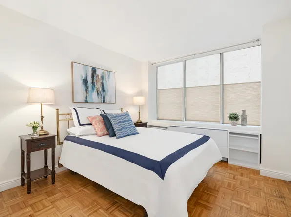 61 West 62nd Street image 4 of 7