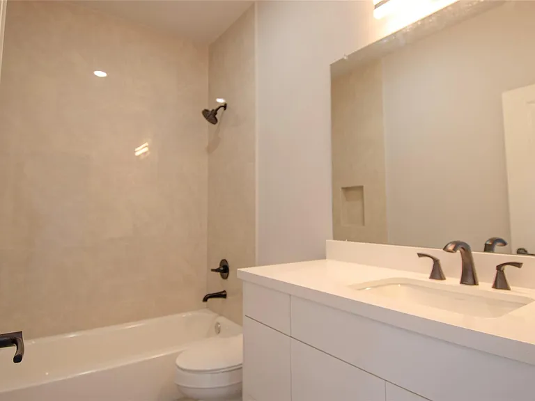 2832 Mansfield St — Photo 19