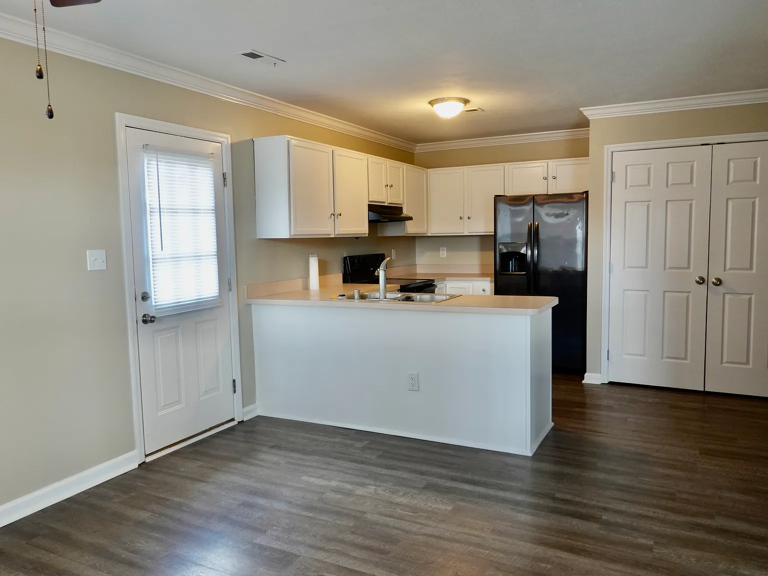 3 bed, 2.5 bath, 1440 sqft, $1,895 — Photo 4