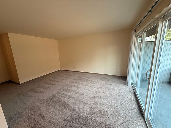 5th image of 2726 60th Ave SW #60