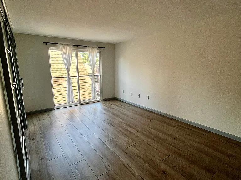 1032 N Clarkson St #303 — Photo 7