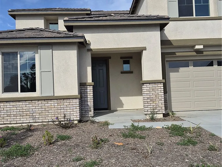 748 Spyglass Ct — Photo 1