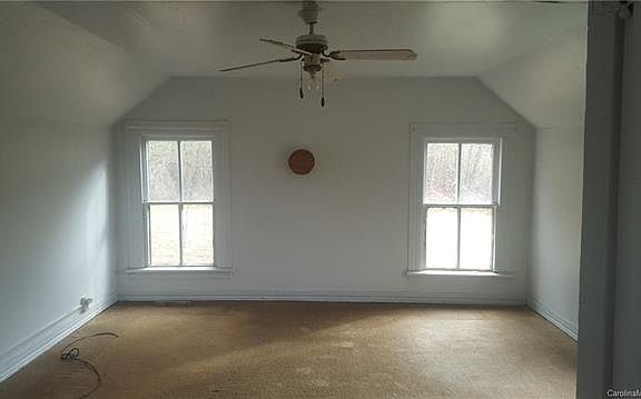 4th image of 4222 Skyland Dr