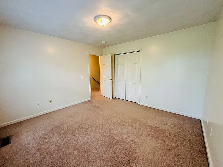 765 E Main St — Photo 7