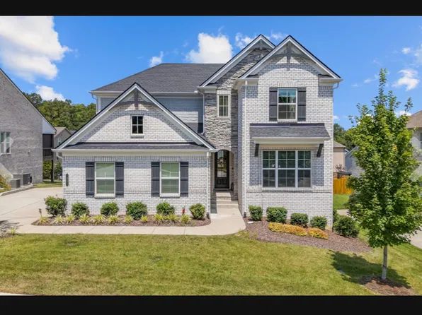 1096 River Oaks Blvd, Lebanon, TN 37090