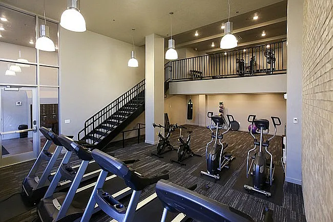 Experience premium fitness amenities in this state-of-the-art gym.