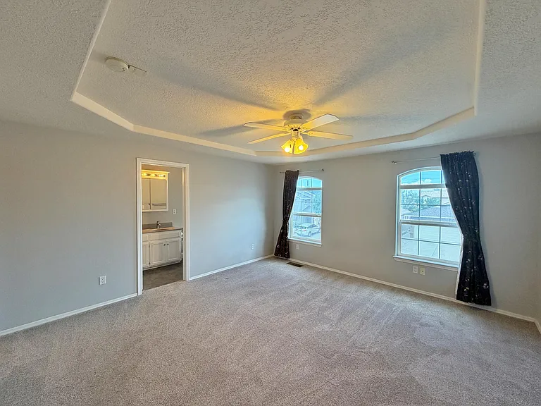 7300 Tricia Rd NE — Photo 37