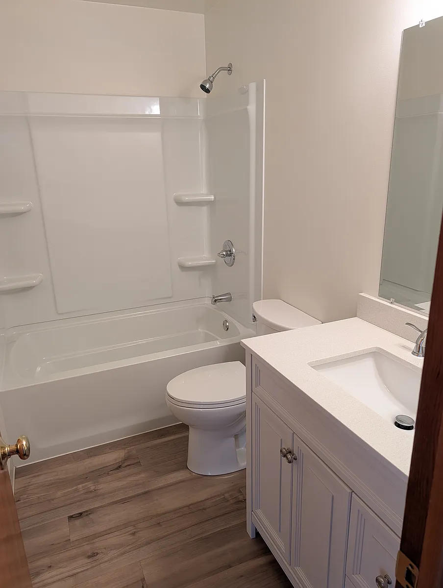 Building Photo - 490 Ormond Ave #1-2W