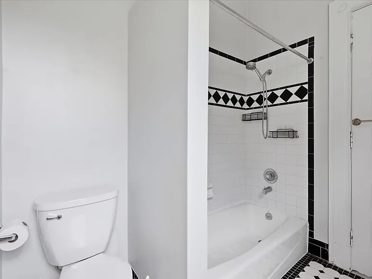 825 Delaware Ave — Photo 21