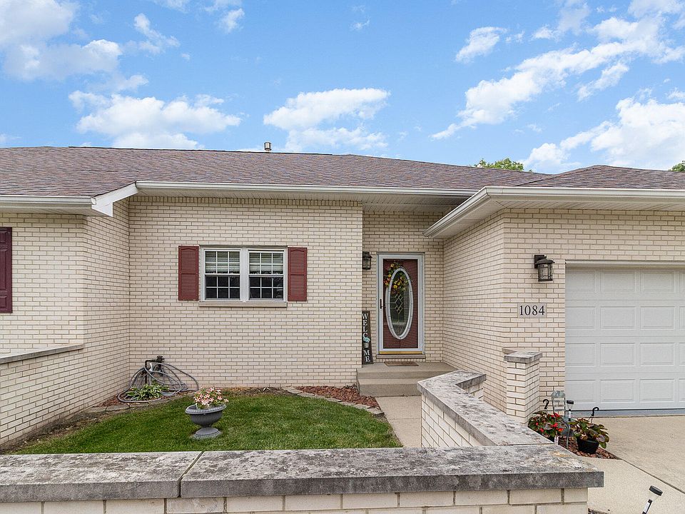1st image of 1084 Laura Ct